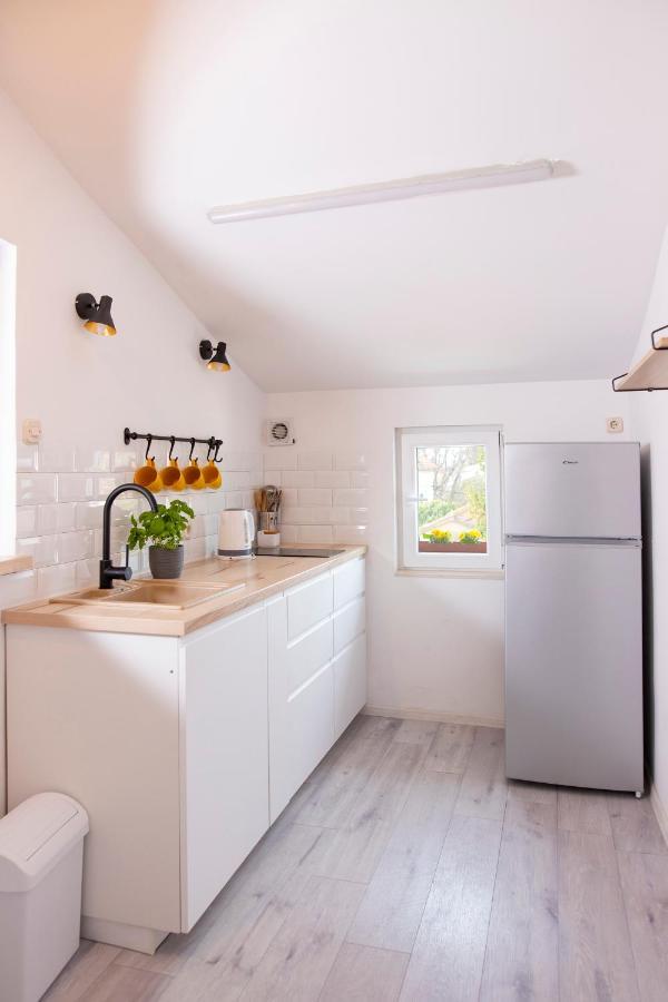 Apartman Ivo Каштела Экстерьер фото